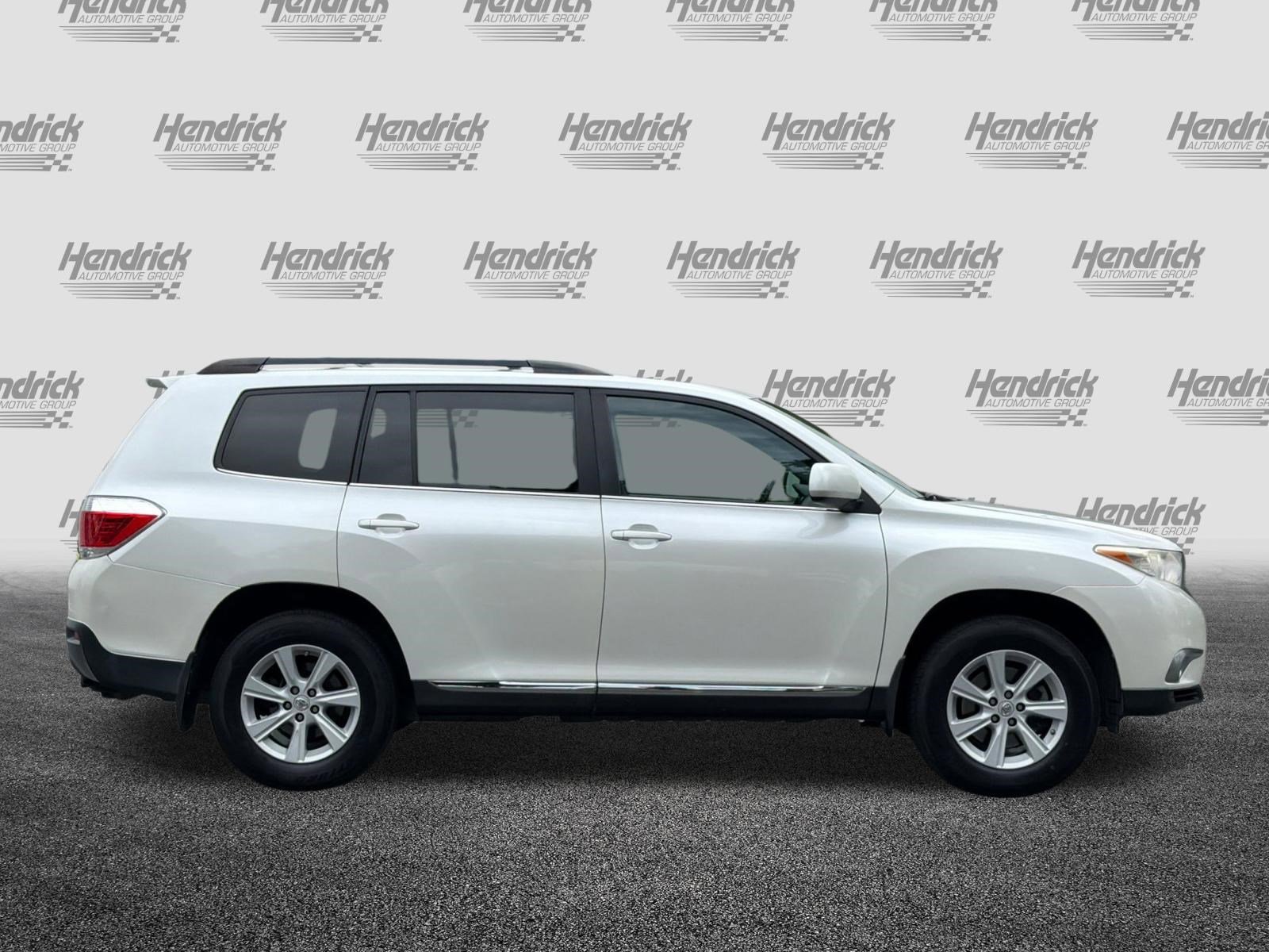 Used 2013 Toyota Highlander SE AWD/4WD image 3