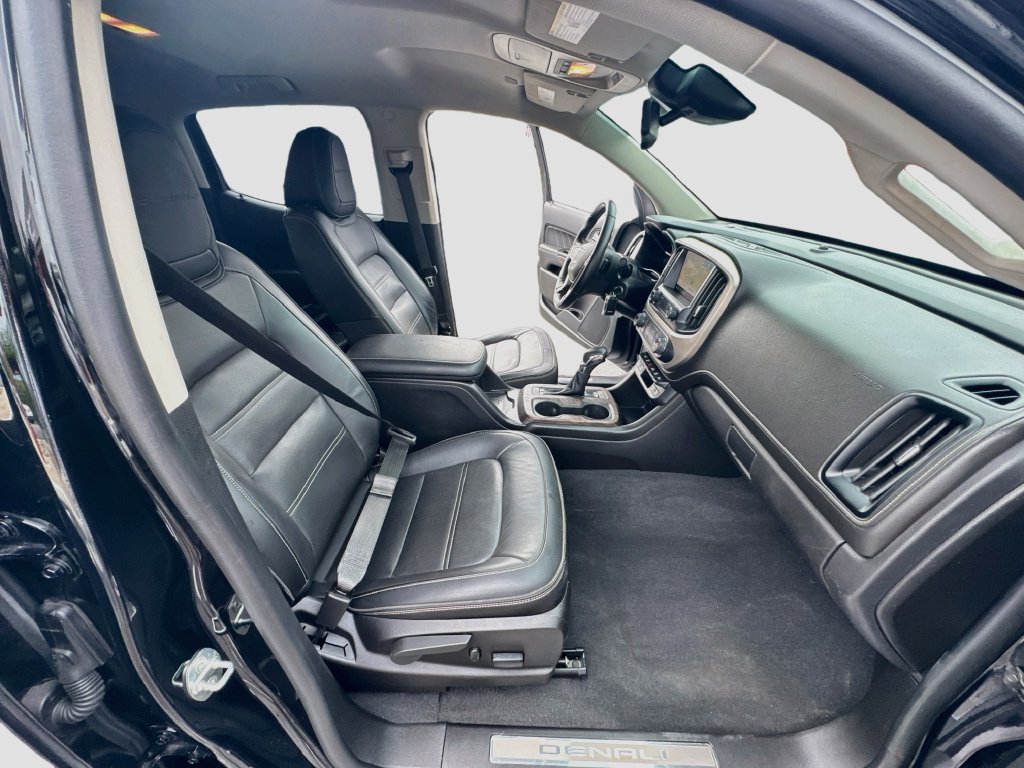 Used 2022 GMC Canyon Denali RWD image 28