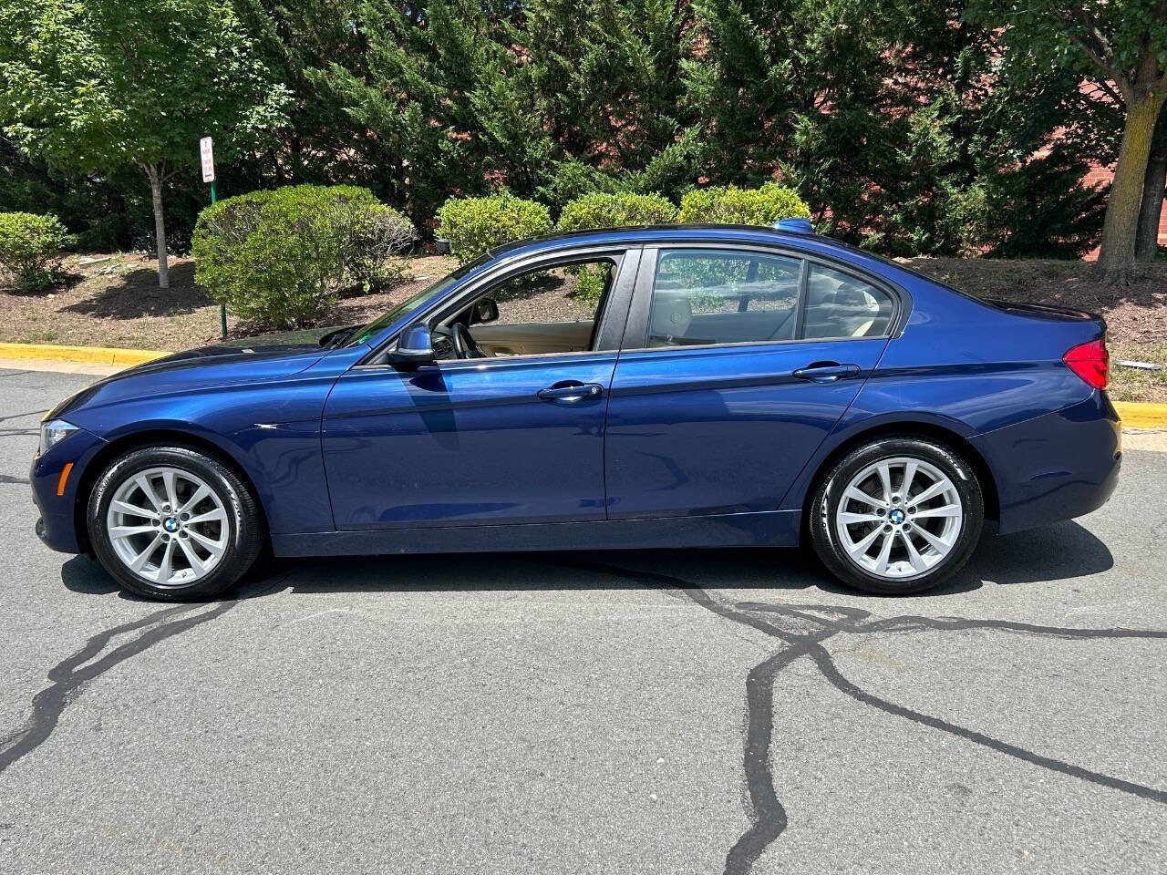 Used 2016 BMW 320i xDrive Sedan image 6