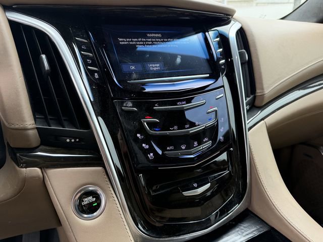 Used 2019 Cadillac Escalade ESV Platinum RWD image 16
