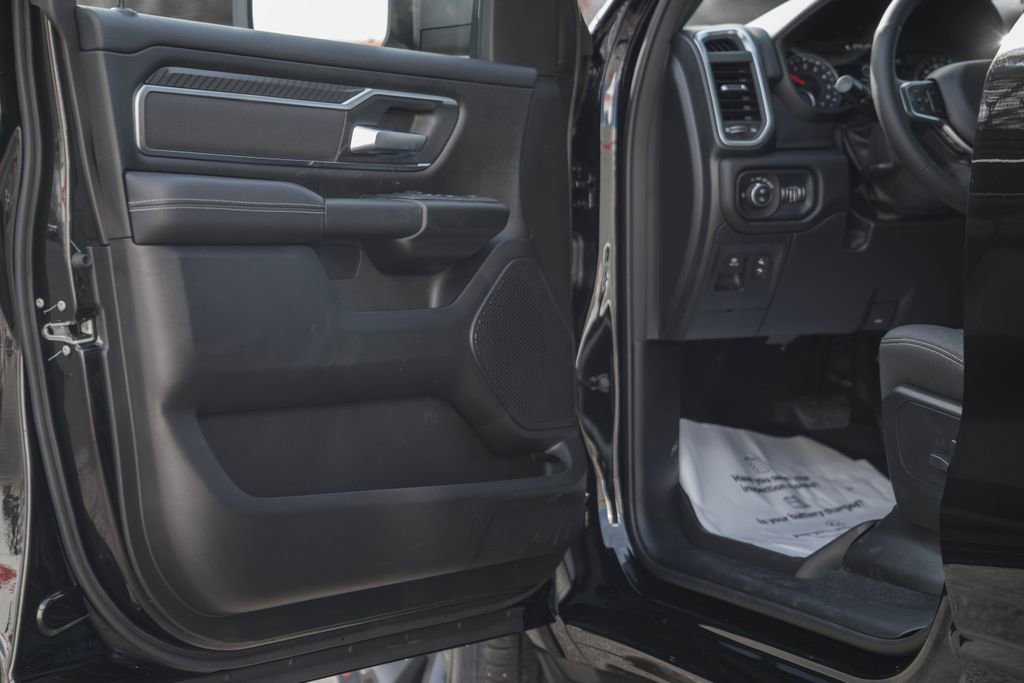 New 2026 RAM 1500 4x4 Crew Cab image 42