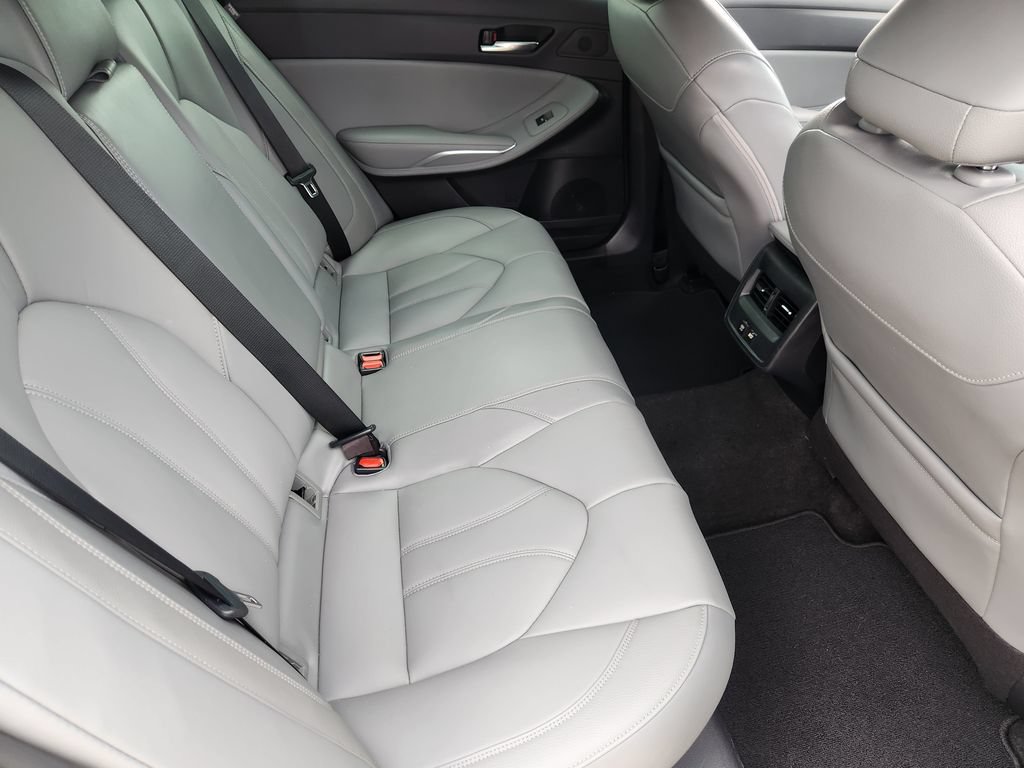 Used 2020 Toyota Avalon XLE w/ Moonroof Package FWD image 34