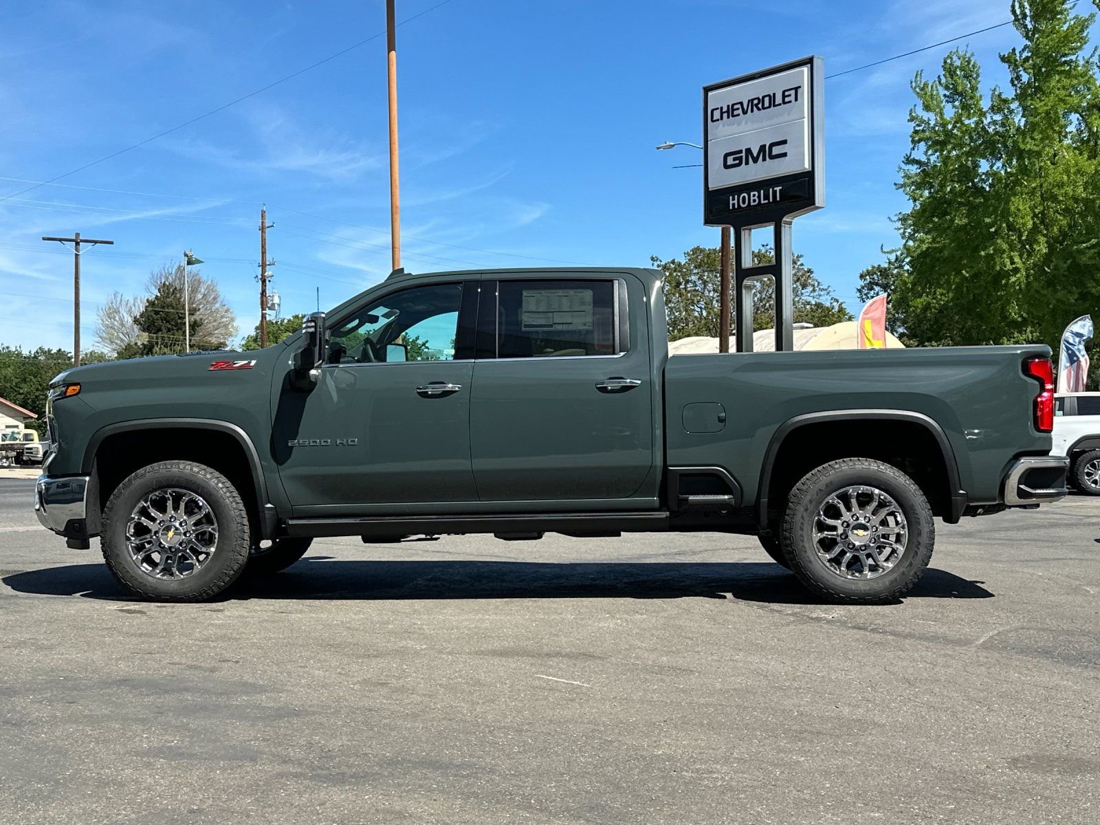 New 2026 Chevrolet Silverado 2500 LTZ w/ LTZ Premium Package AWD/4WD image 6