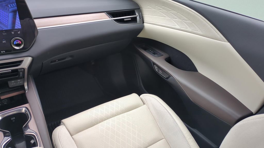 Used 2023 Lexus RX 350 w/ Cold Area Package image 13