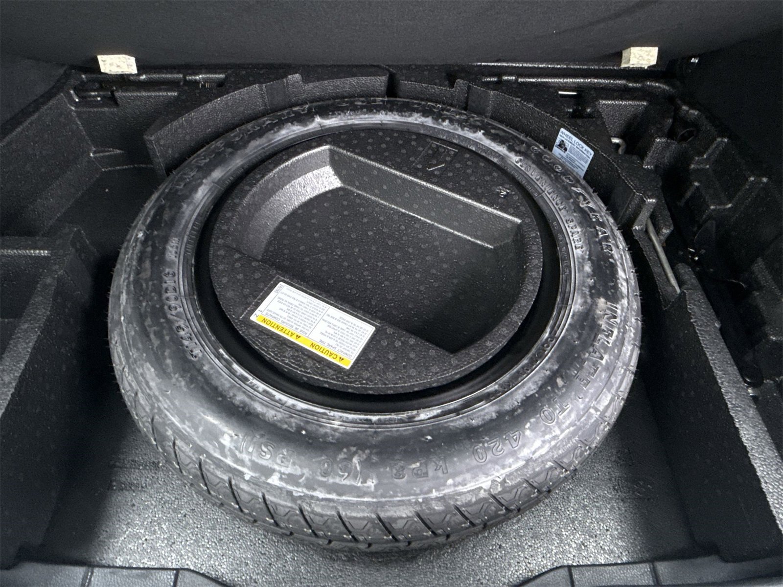 Used 2018 Toyota C-HR XLE image 34