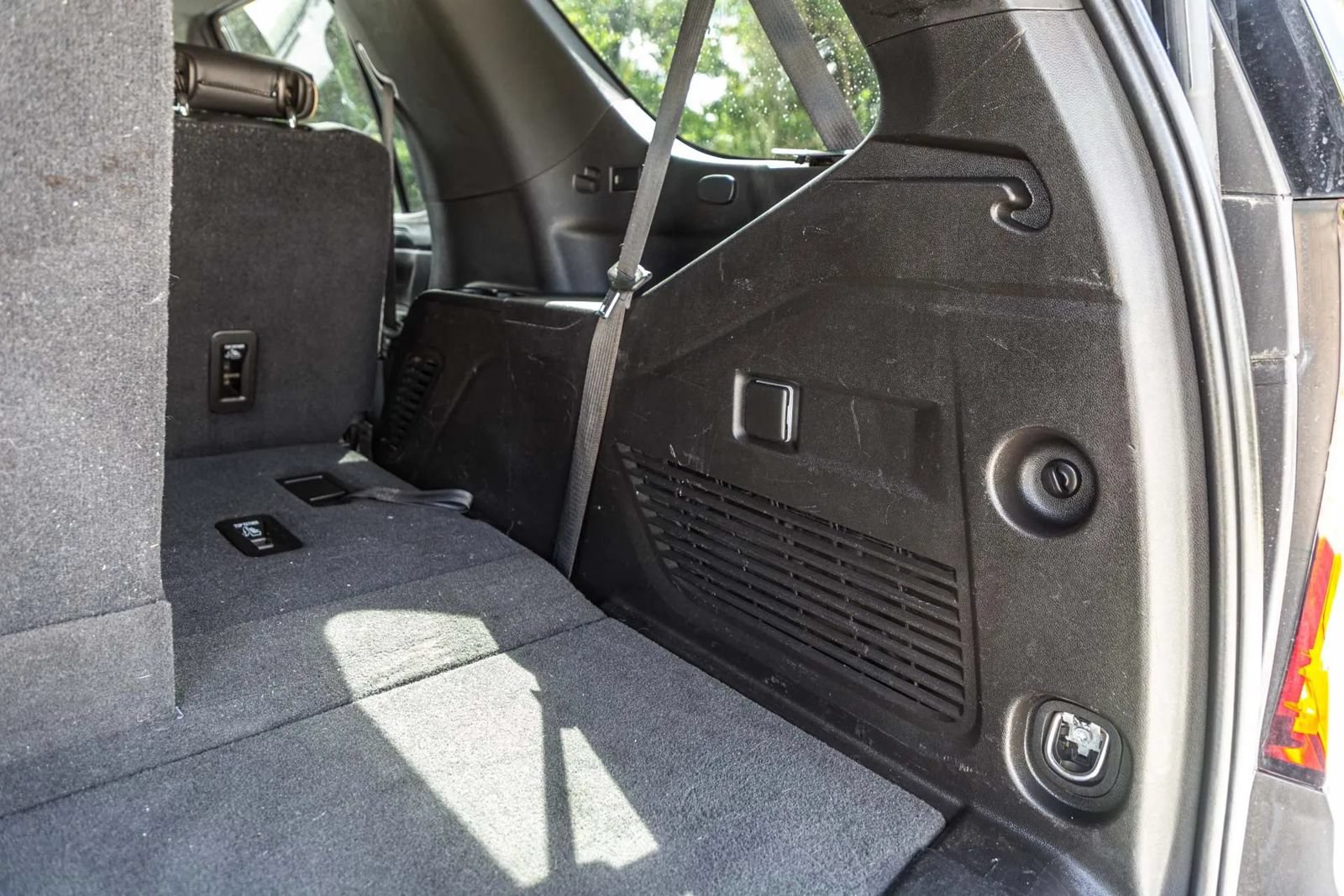 Used 2021 GMC Yukon SLT RWD image 11