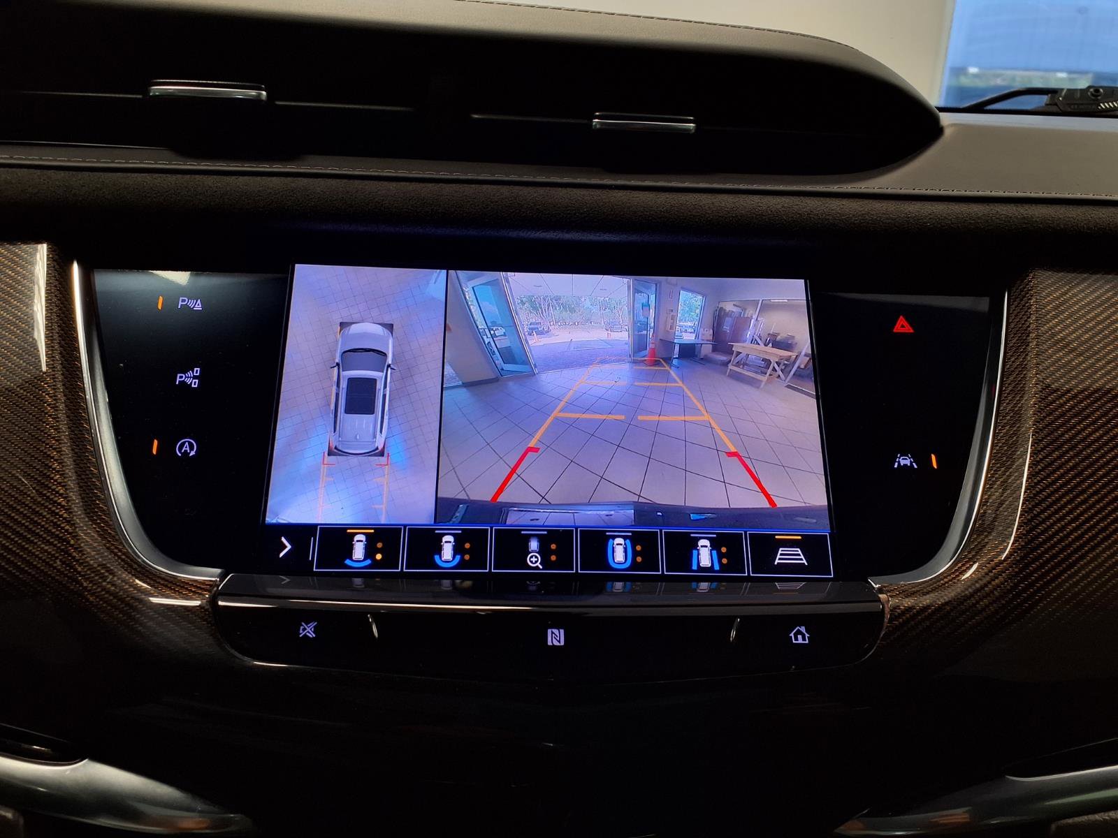 Used 2020 Cadillac XT6 Premium Luxury w/ Platinum Package FWD image 29