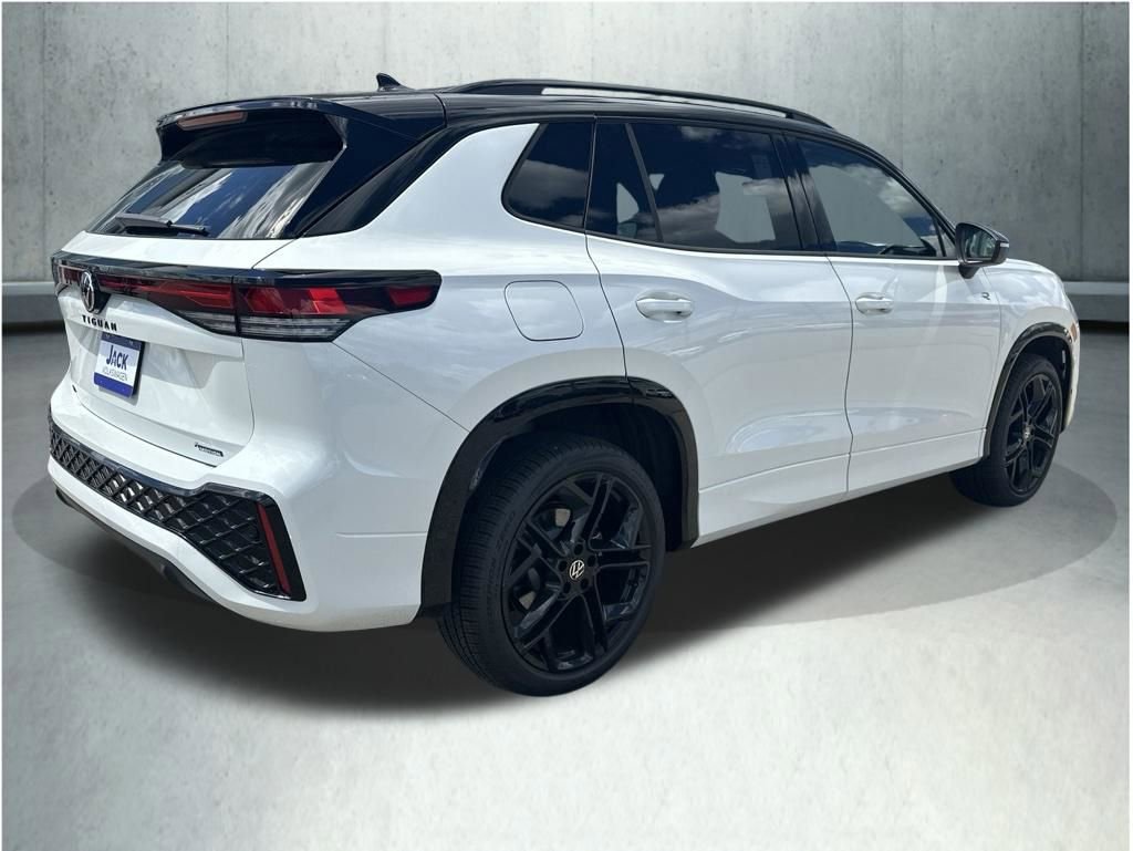 New 2026 Volkswagen Tiguan SE R-Line AWD/4WD image 5