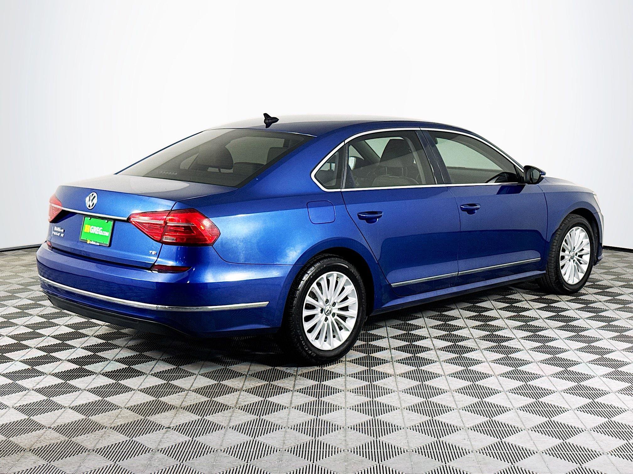 Used 2016 Volkswagen Passat 1.8T SE FWD image 10