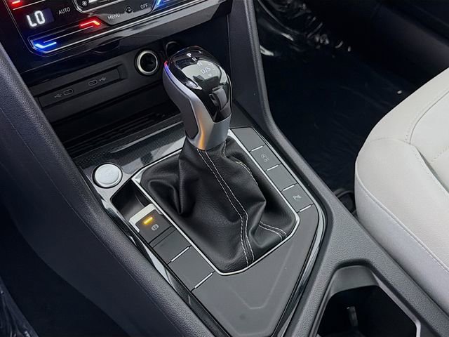 New 2026 Volkswagen Taos SE image 17
