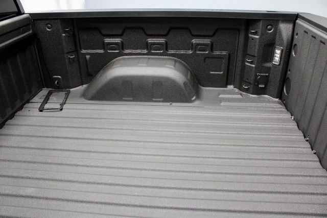 Used 2025 Chevrolet Silverado 1500 High Country w/ Technology Package image 14