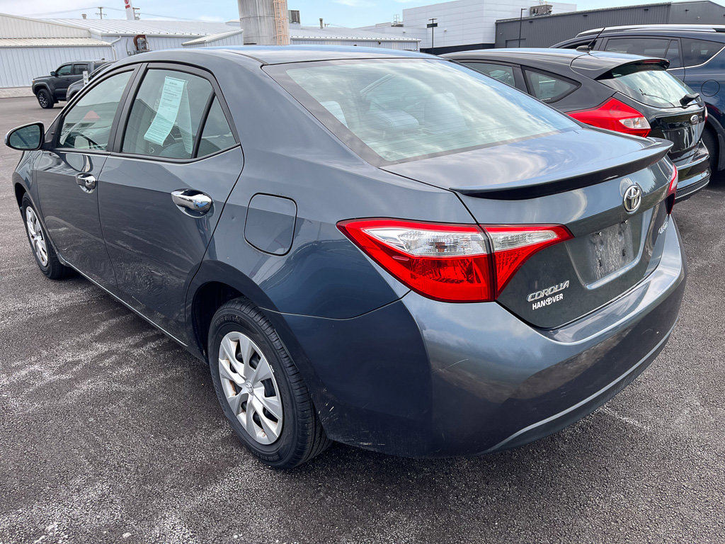 Used 2015 Toyota Corolla LE image 3
