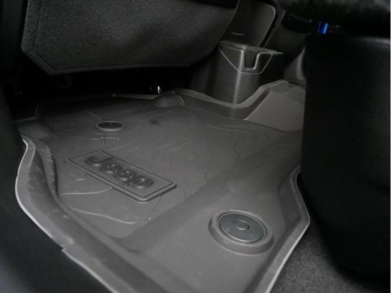 New 2025 Jeep Gladiator Sport image 24