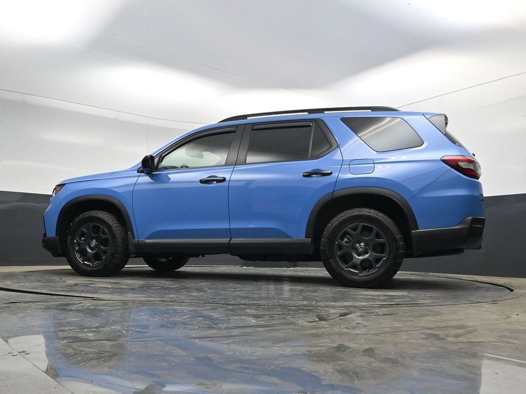 Used 2025 Honda Pilot TrailSport image 30