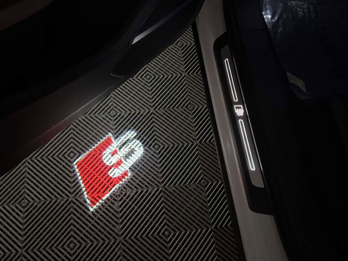 Used 2021 Audi SQ7 Premium Plus w/ Driver Assistance Package image 15