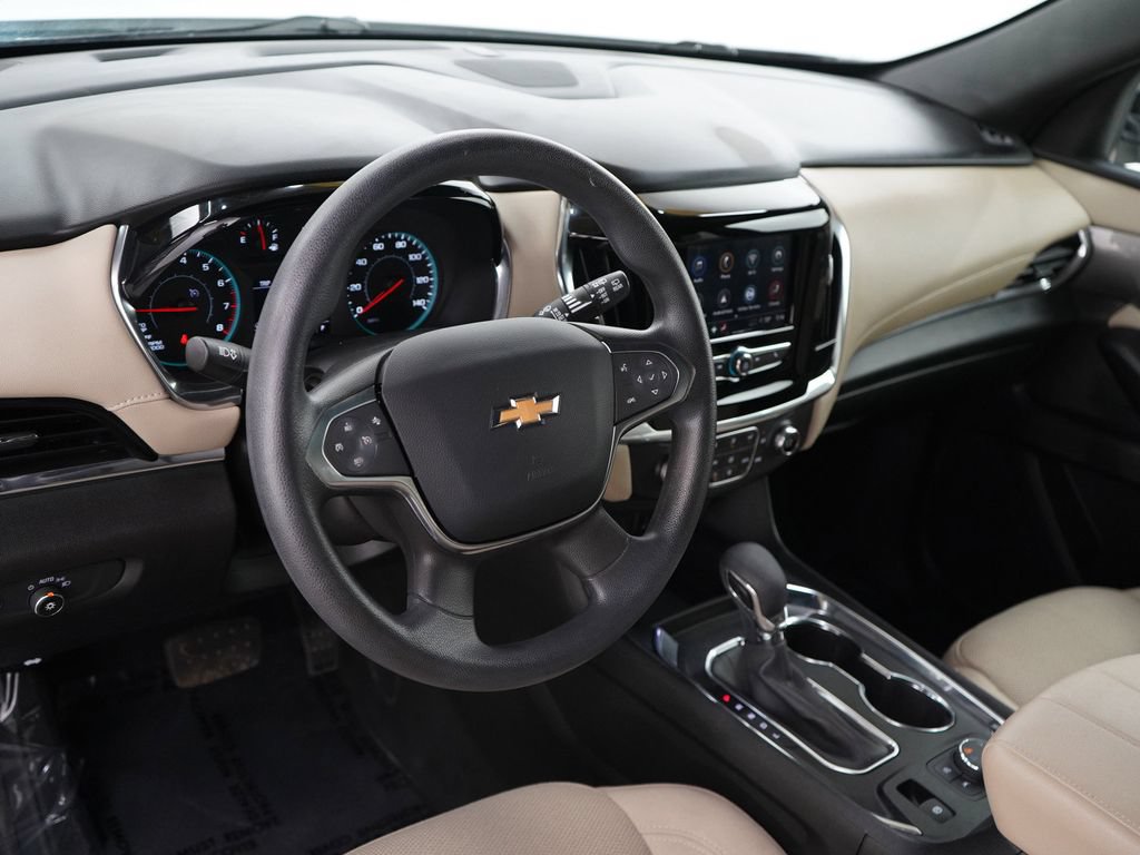 Used 2023 Chevrolet Traverse LS AWD/4WD image 23