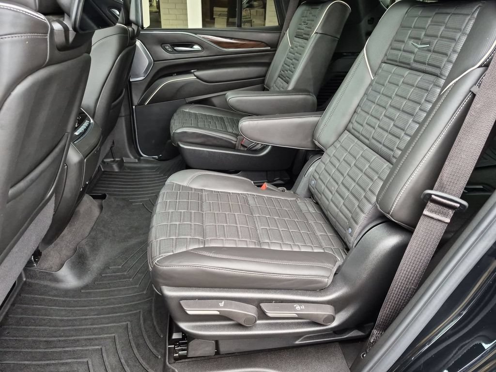 Used 2024 Cadillac Escalade Sport Platinum w/ LPO, ONYX Package AWD/4WD image 18