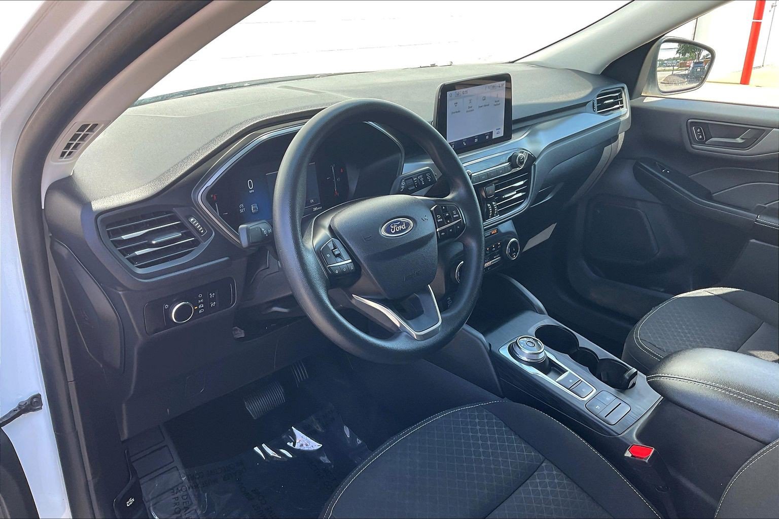 Used 2025 Ford Escape Active AWD/4WD image 18
