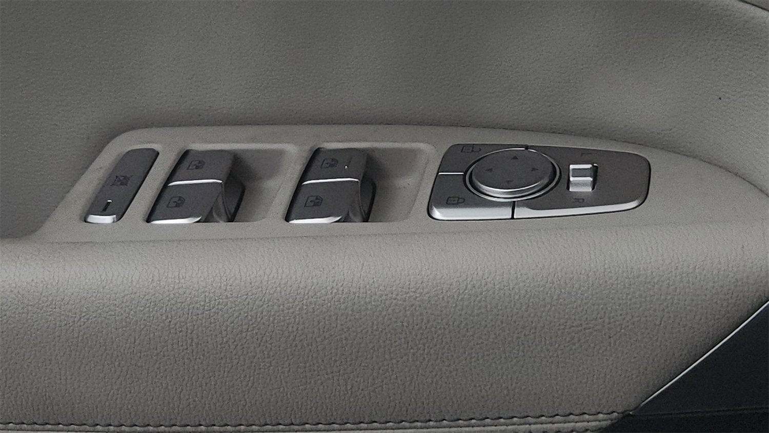 Used 2022 Genesis G70 2.0T image 20