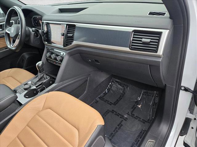 Used 2022 Volkswagen Atlas Cross Sport SEL Premium R-Line image 19