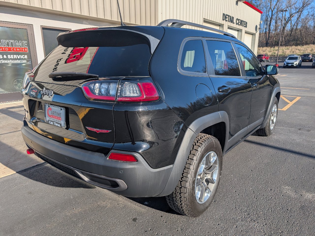 Used 2019 Jeep Cherokee Trailhawk w/ Cold Weather Group image 7