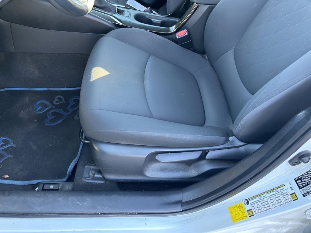 Used 2020 Toyota Corolla LE image 15