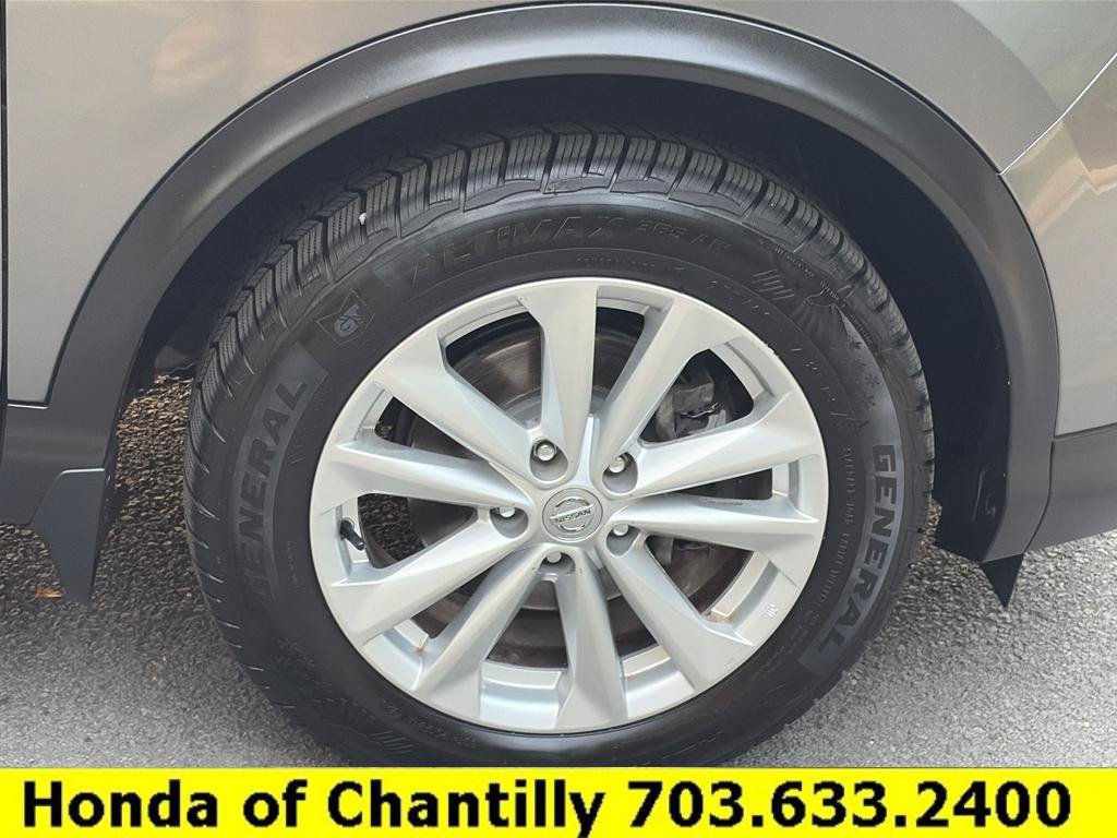 Used 2018 Nissan Rogue Sport S w/ S Appearance Package AWD/4WD image 28