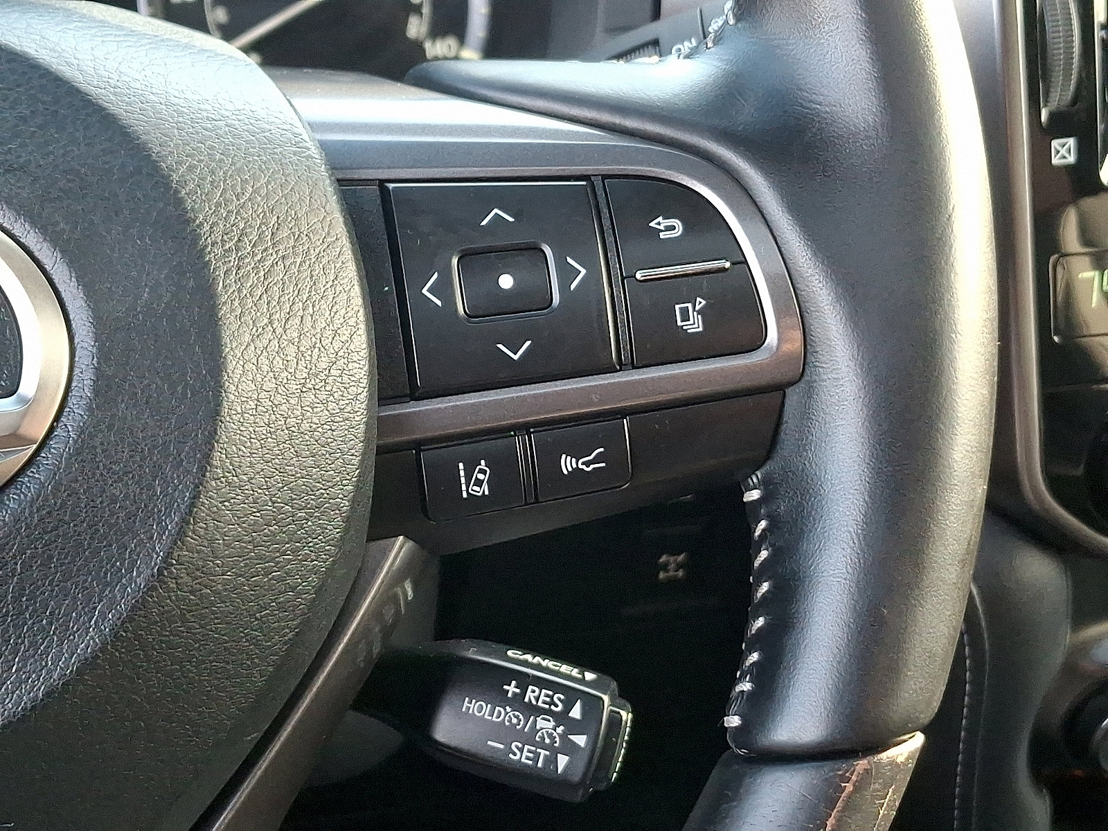 Used 2023 Lexus GX 460 image 23