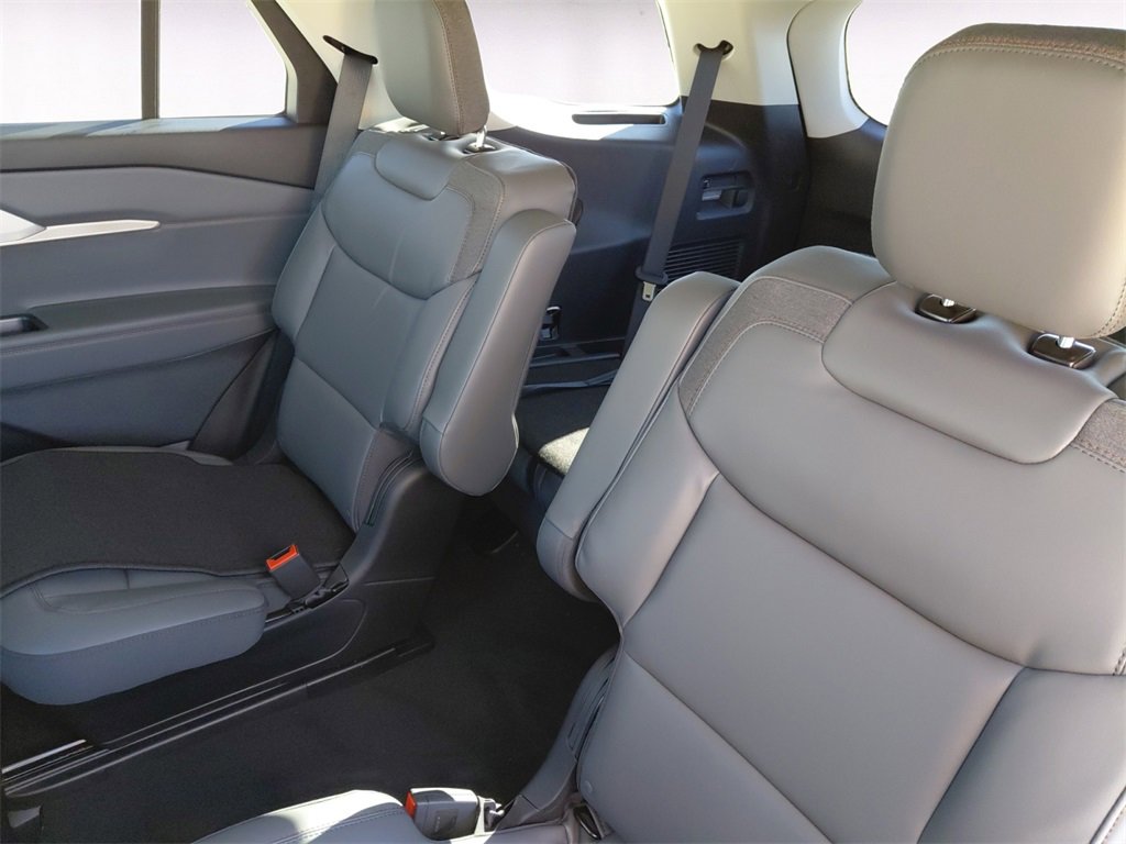 New 2026 Ford Explorer Active image 13