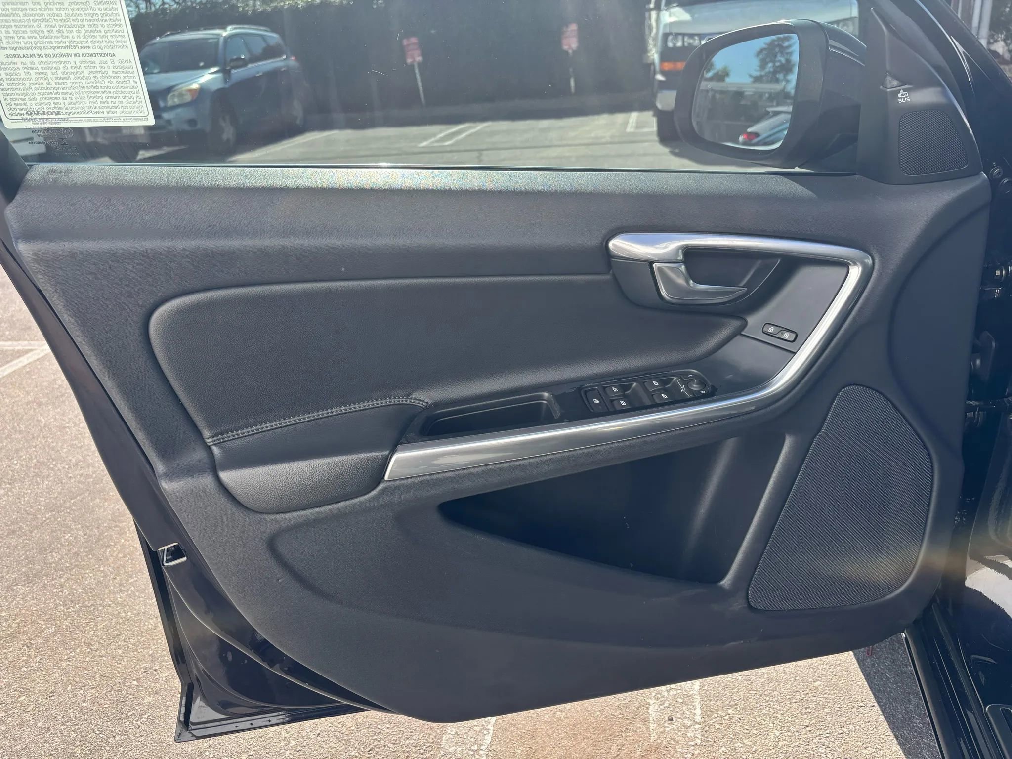 Used 2017 Volvo V60 T5 Premier w/ Convenience Package image 26