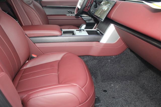 New 2026 Land Rover Range Rover SE image 3