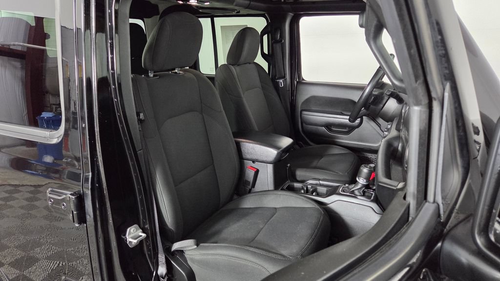 Used 2022 Jeep Gladiator Mojave AWD/4WD image 33