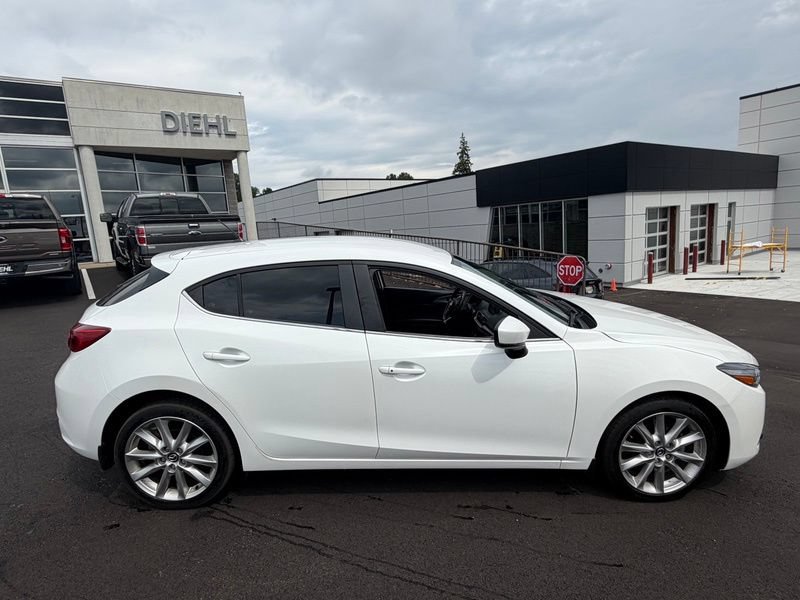 Used 2017 MAZDA MAZDA3 Touring FWD image 5