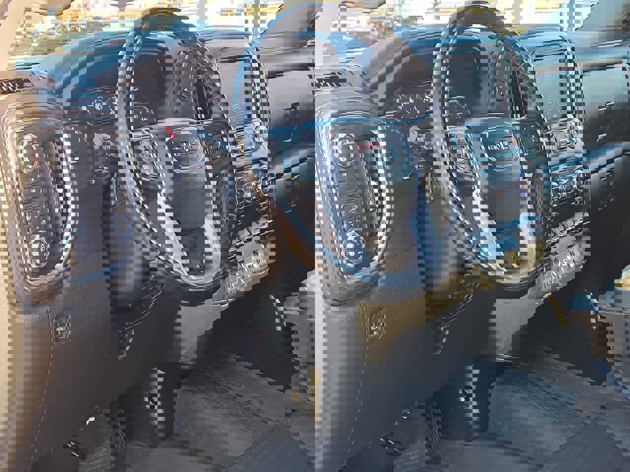 Used 2023 GMC Sierra 2500 SLE w/ SLE Convenience Package image 10