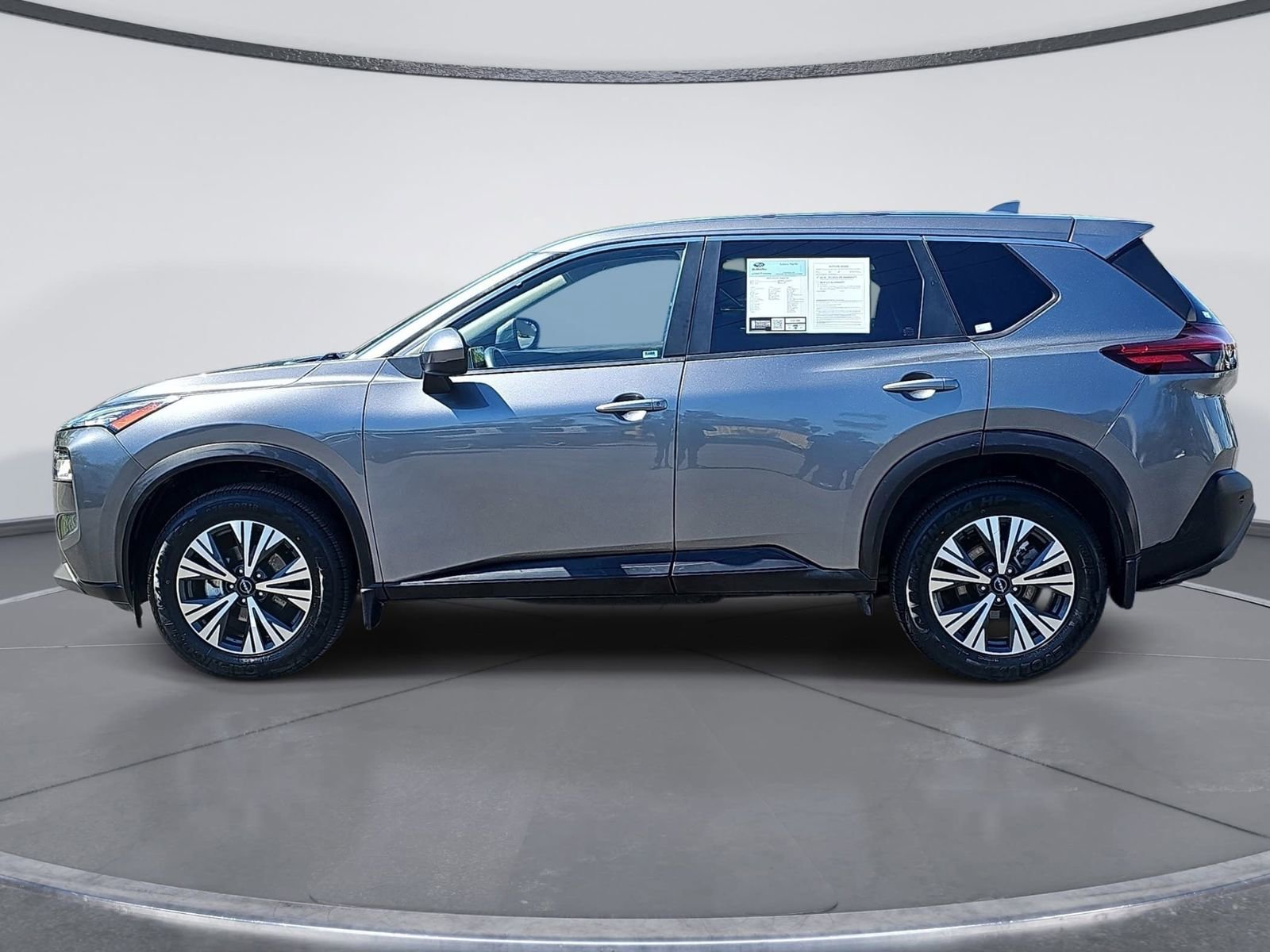 Used 2023 Nissan Rogue SV image 6