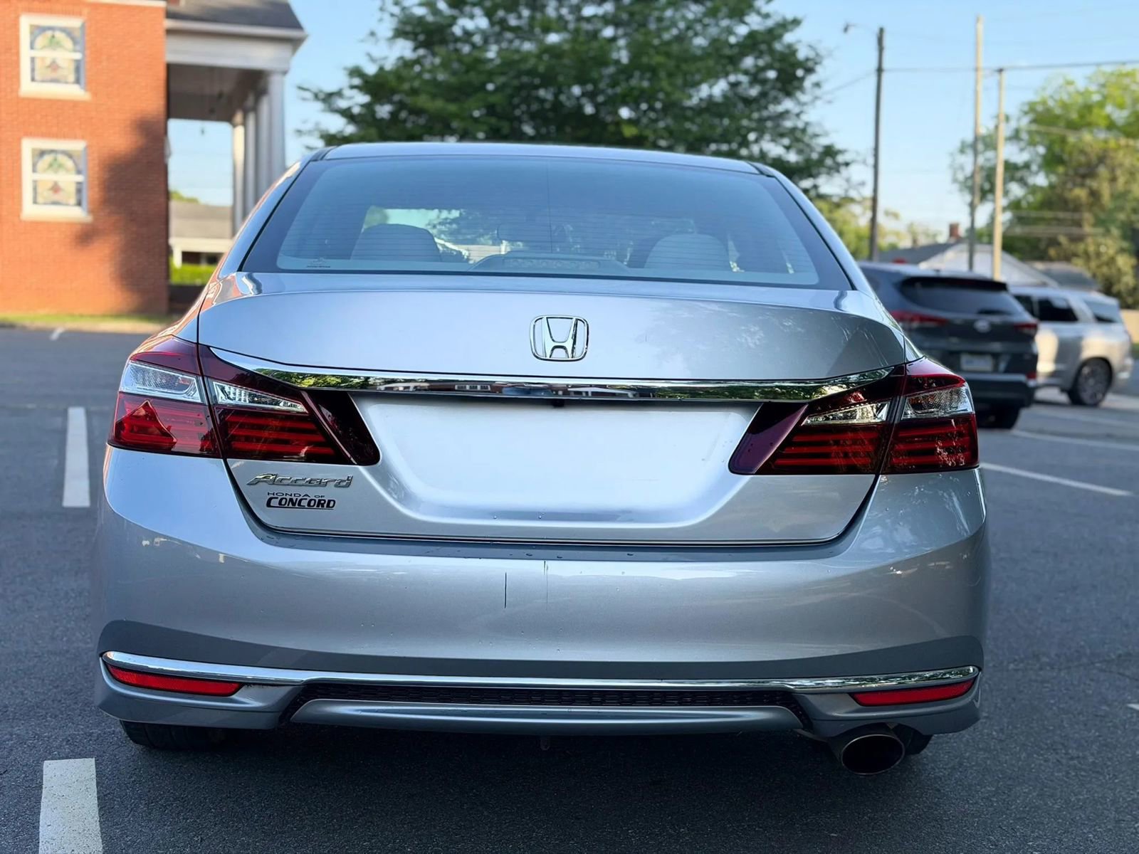 Used 2017 Honda Accord LX image 5