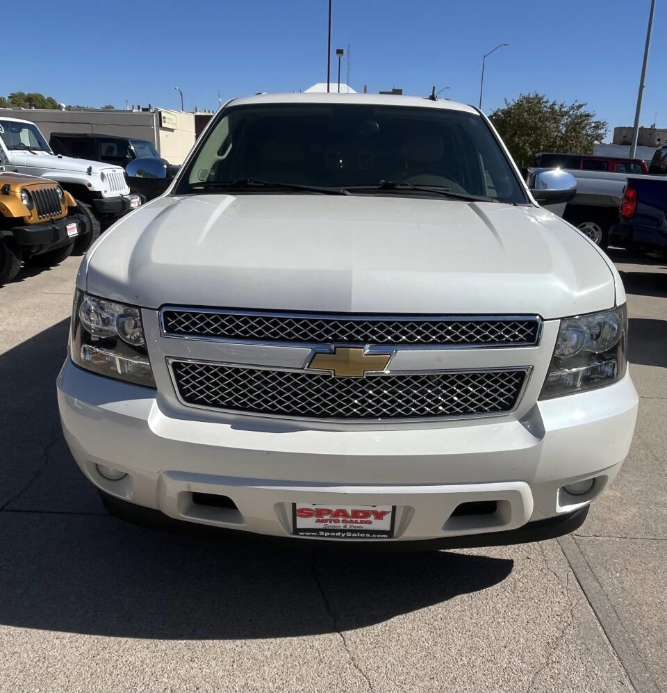 Used 2011 Chevrolet Suburban LTZ image 4