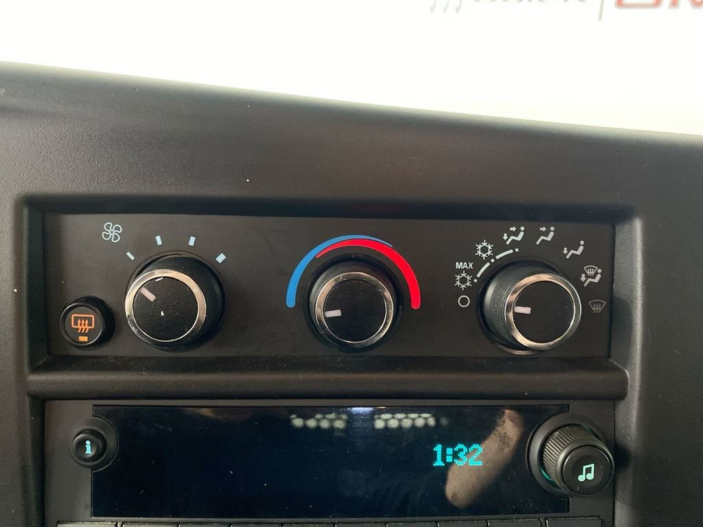Used 2024 Chevrolet Express 2500 w/ Driver Convenience Package RWD image 18
