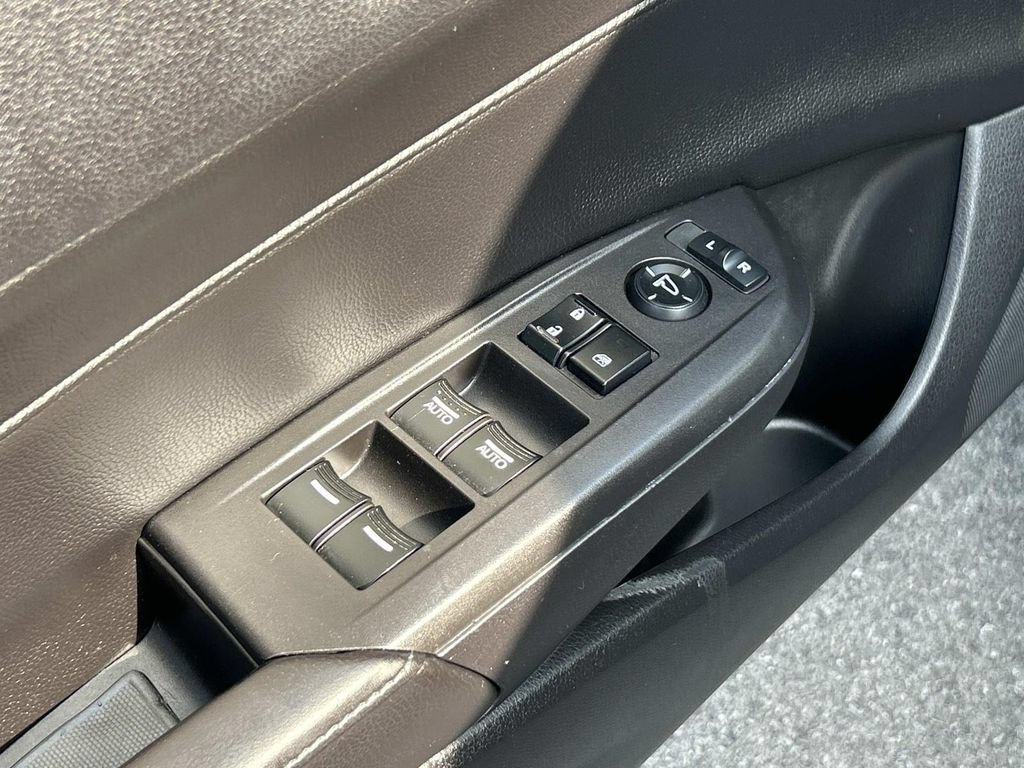 Used 2013 Acura ILX w/ Technology Package FWD image 26