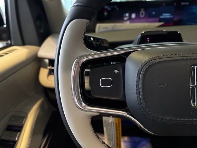 New 2026 Lincoln Navigator Reserve w/ Jet Appearance Package image 31