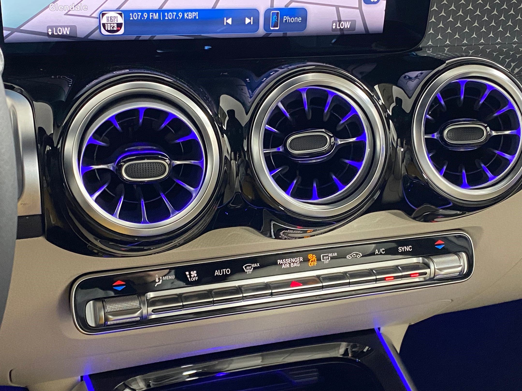 New 2025 Mercedes-Benz GLB 250 4MATIC image 24