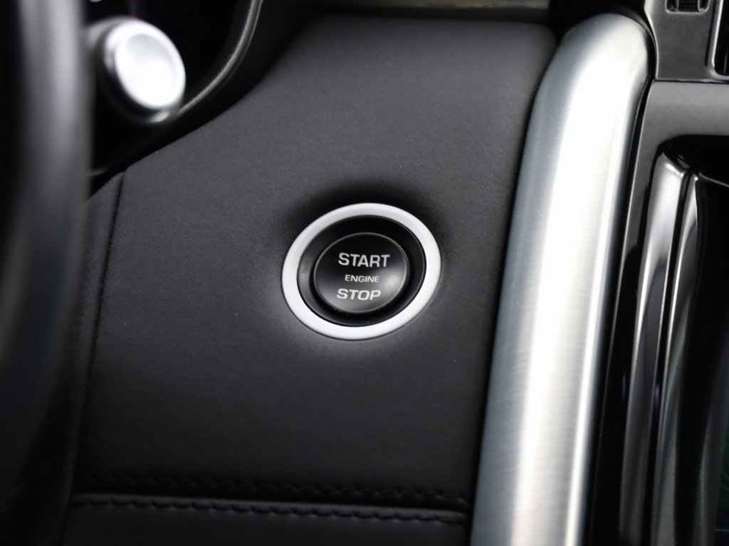 Used 2020 Land Rover Discovery HSE image 19