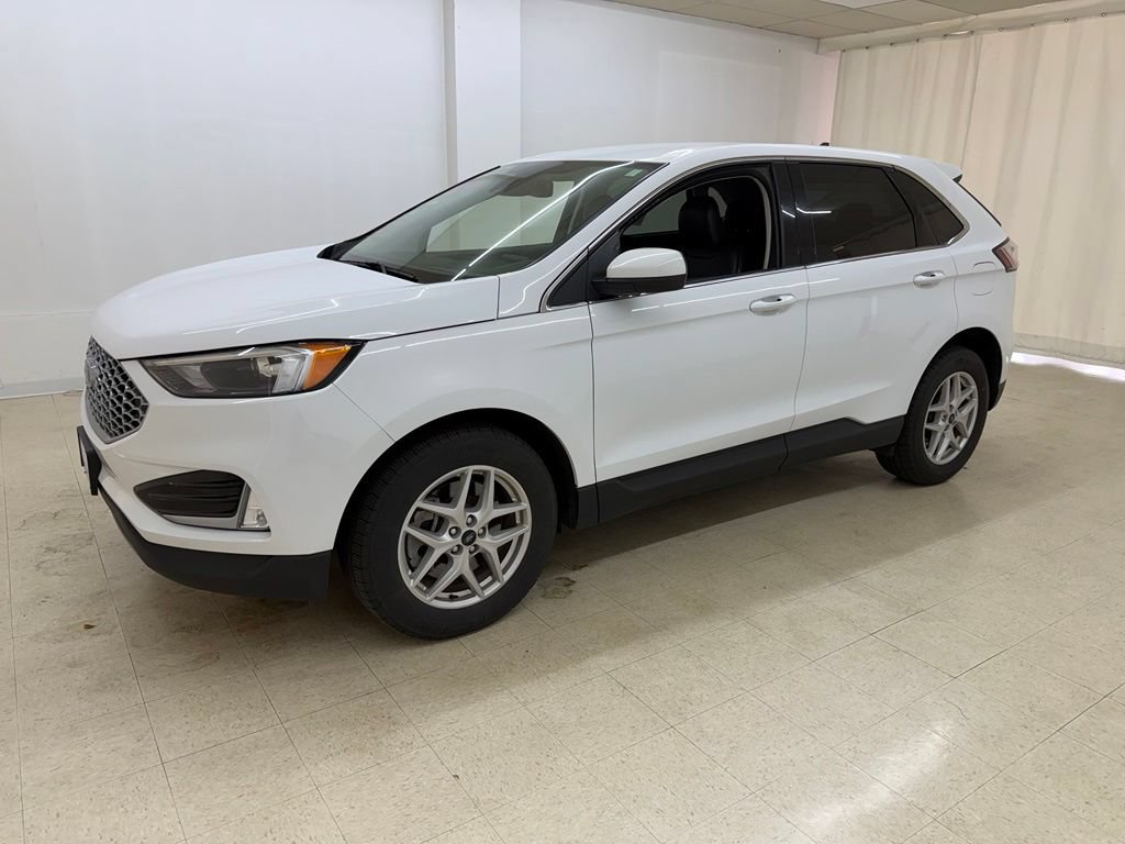 Used 2024 Ford Edge SEL w/ Convenience Package