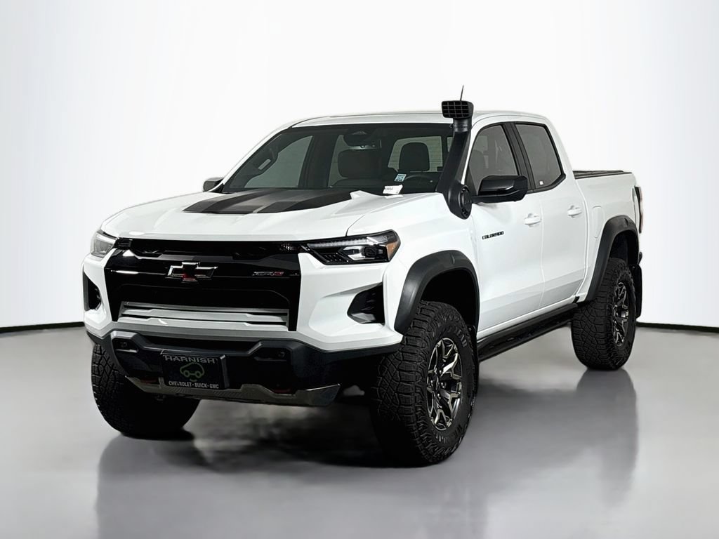 Certified 2025 Chevrolet Colorado ZR2 w/ Technology Package AWD/4WD image 3