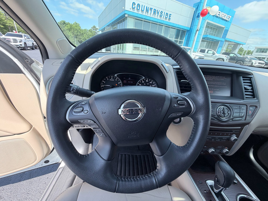 Used 2018 Nissan Pathfinder Platinum FWD image 14