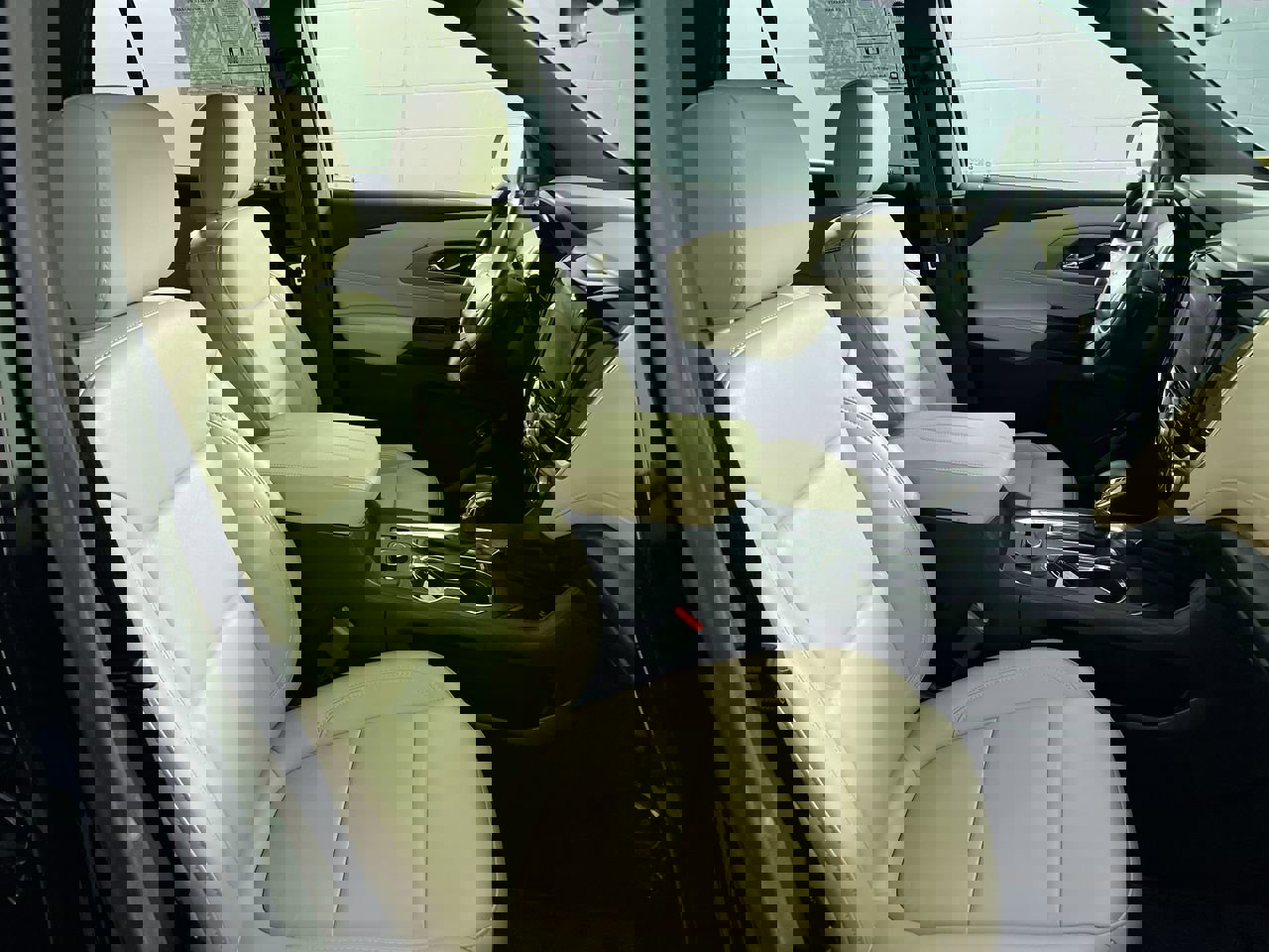 Used 2023 Chevrolet Traverse LT image 31