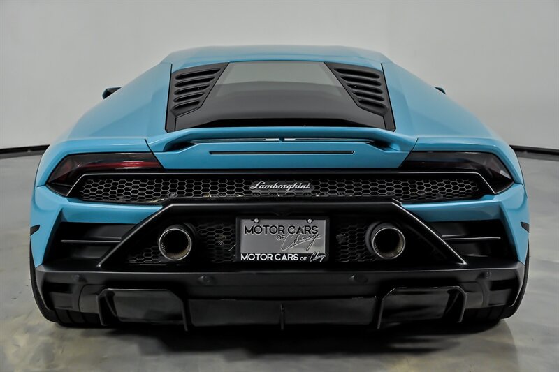 Used 2021 Lamborghini Huracan EVO RWD image 11
