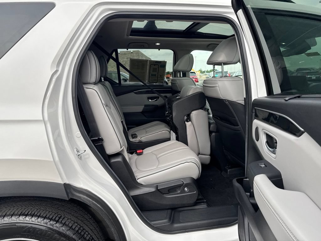Certified 2024 Honda Pilot Elite image 42