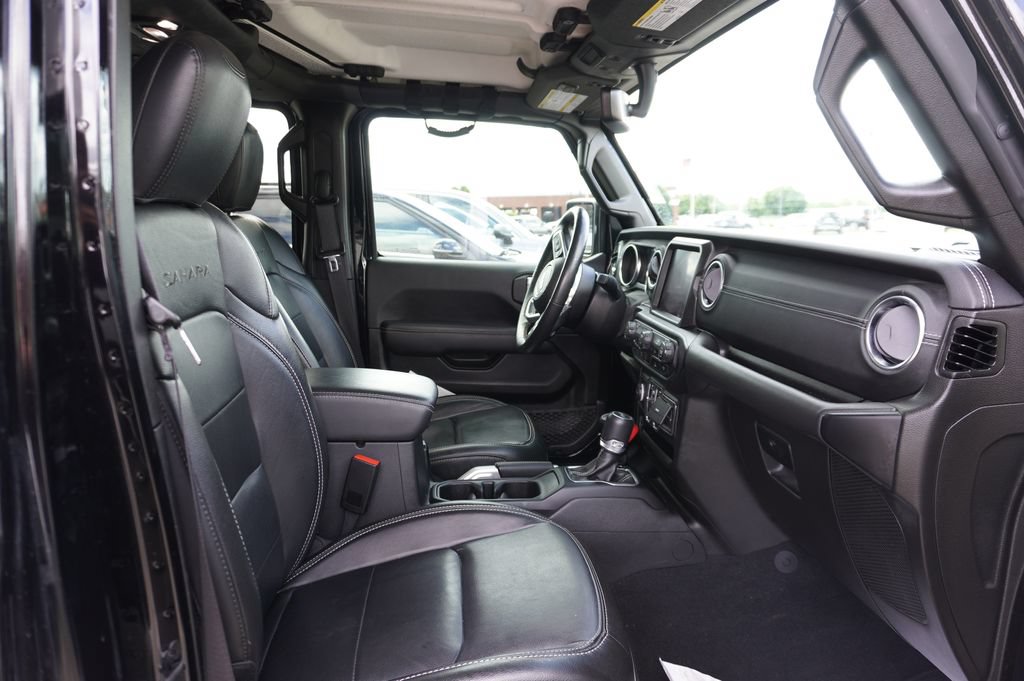 Used 2022 Jeep Wrangler Unlimited Sahara w/ Cold Weather Group AWD/4WD image 9
