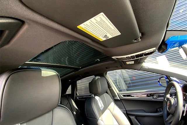 Certified 2026 Porsche Macan image 32